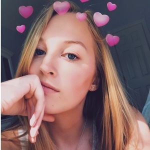 Meet your Posher, Lauren